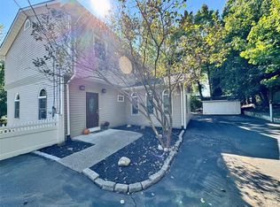 4 Sunrise Ln, Pearl River, NY 10965