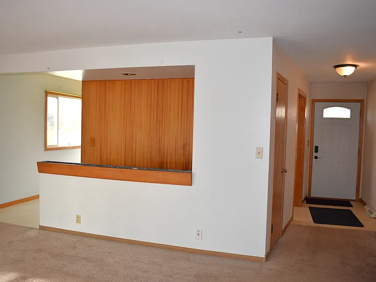 138 Artavia St — Photo 5