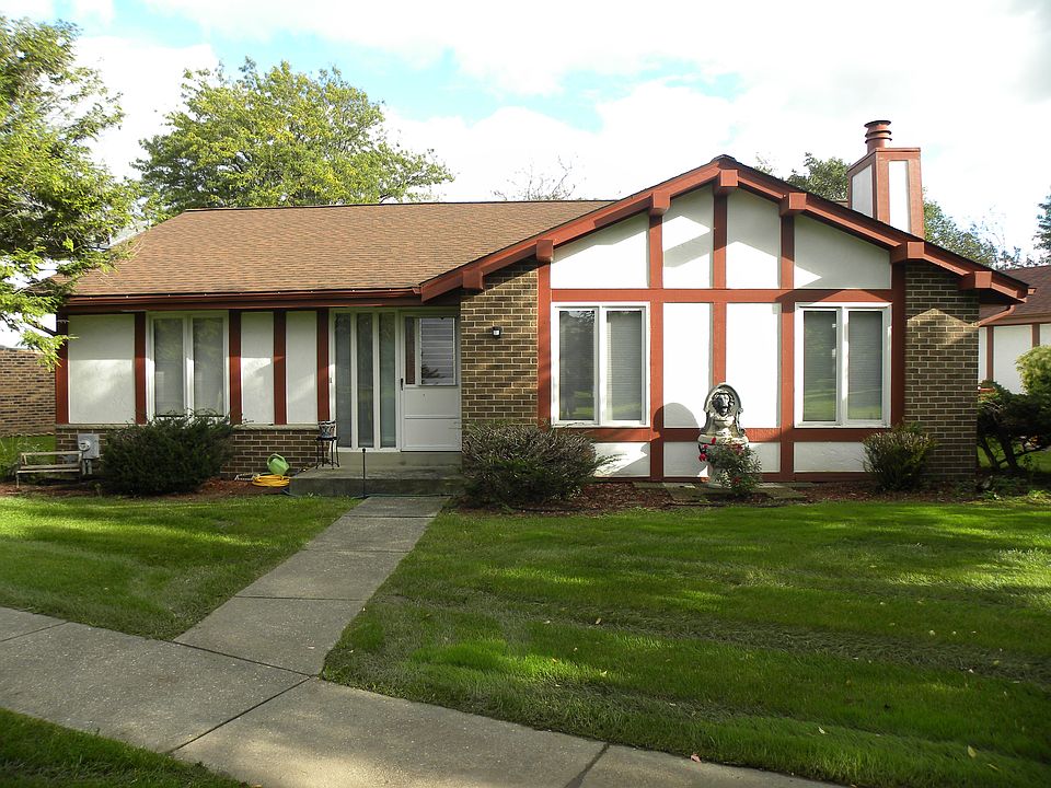 1st image of 5329 Somerset Ln S Unit 5329