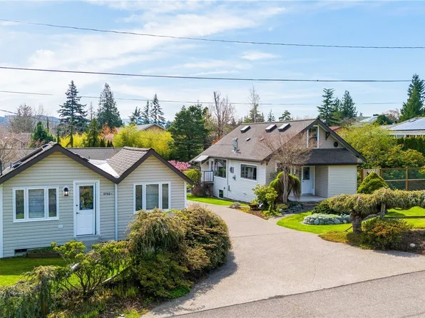 3702 Silver Beach Avenue, Bellingham, WA 98226