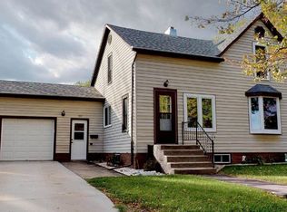 312 3rd St W, McClusky, ND 58463