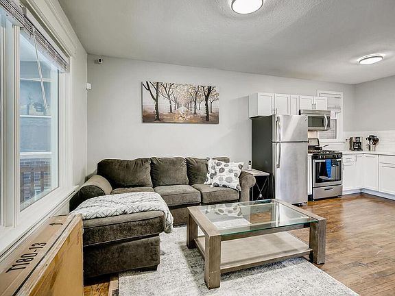 3rd image of 469 Charles Ave