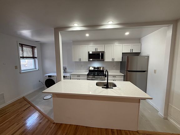 3rd image of 716 10th Street # Fl 3rd