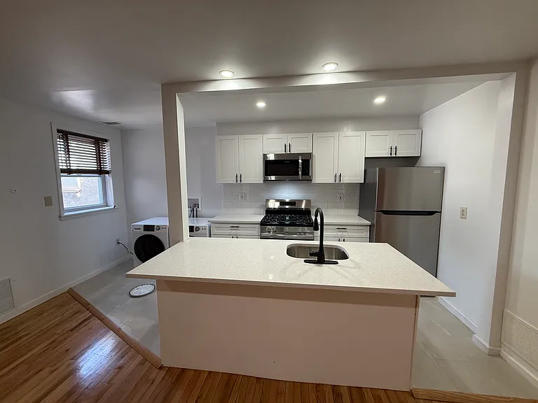 716 S 10th St #3 — Photo 3