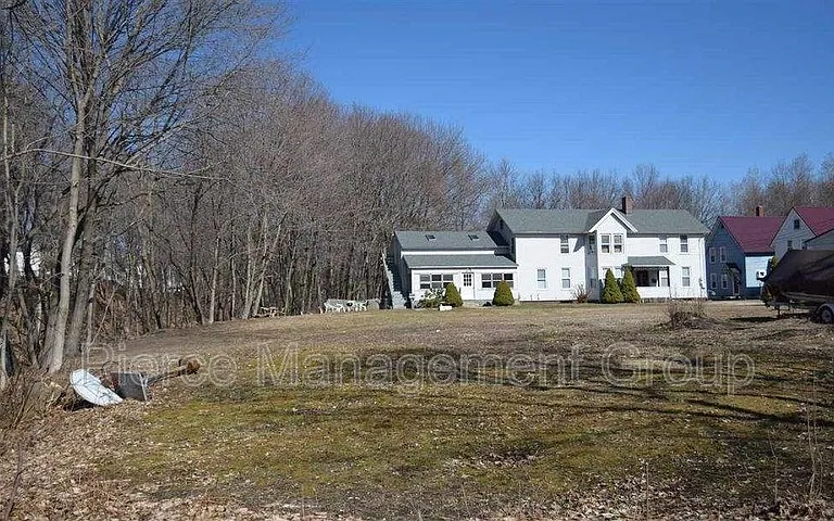 11 1/2 Perkins Ct — Photo 2