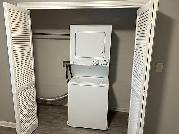 5th image of 2865 Cobalt Dr APT F
