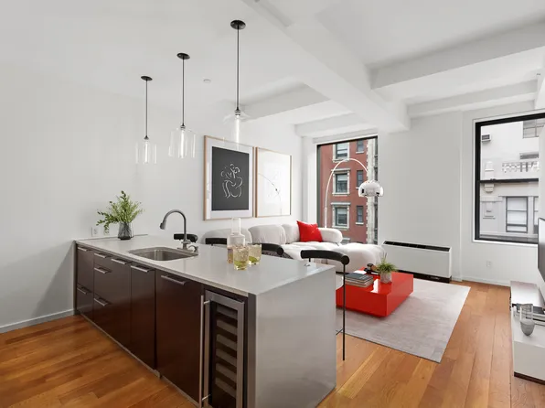 76 Madison Avenue image 1 of 12