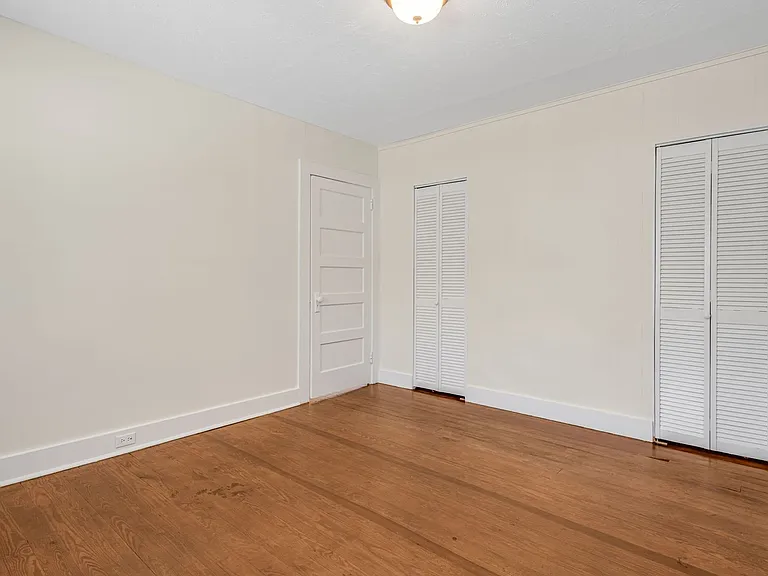 303 Dennis St — Photo 11