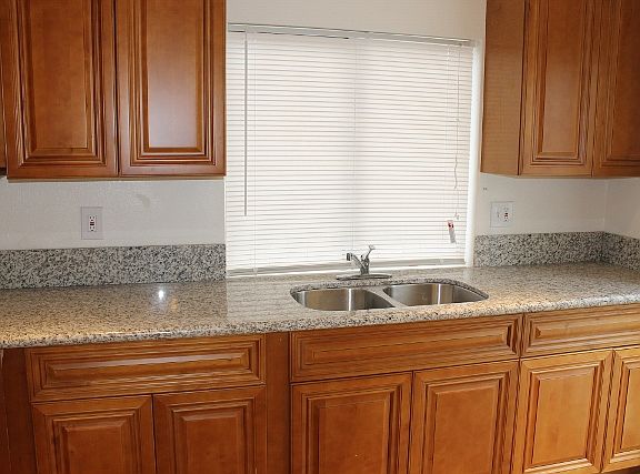 5th image of 1281 Conway Dr