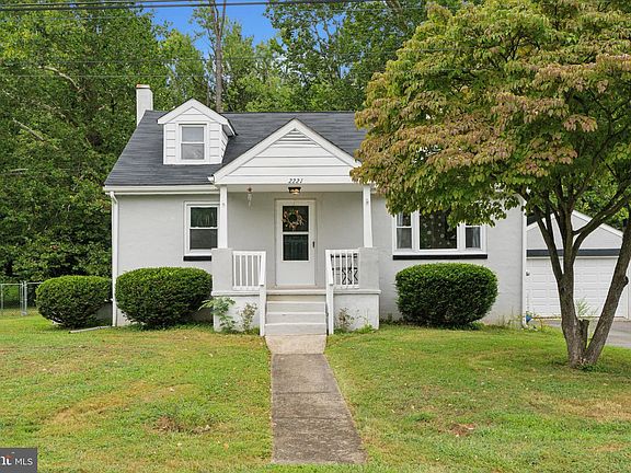 2nd image of 2221 Hartley Ave