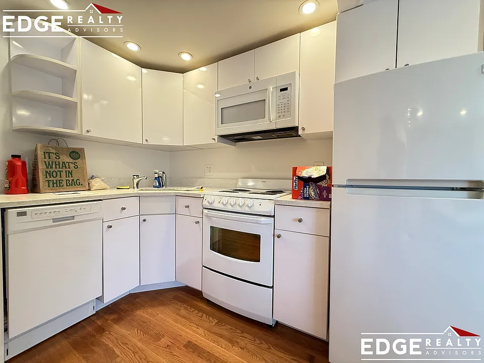 15 Euston Rd #23A
