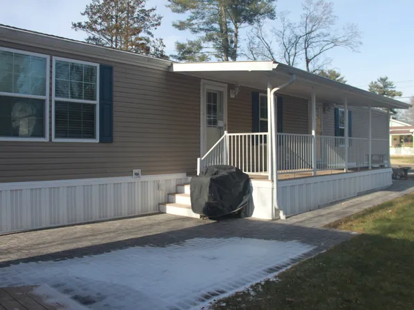 12 Oakland Street, Plainville, CT 06062