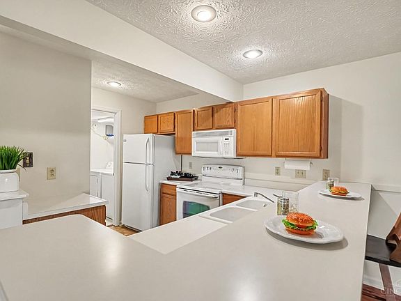 4th image of 12150 Regency Run Ct APT 6