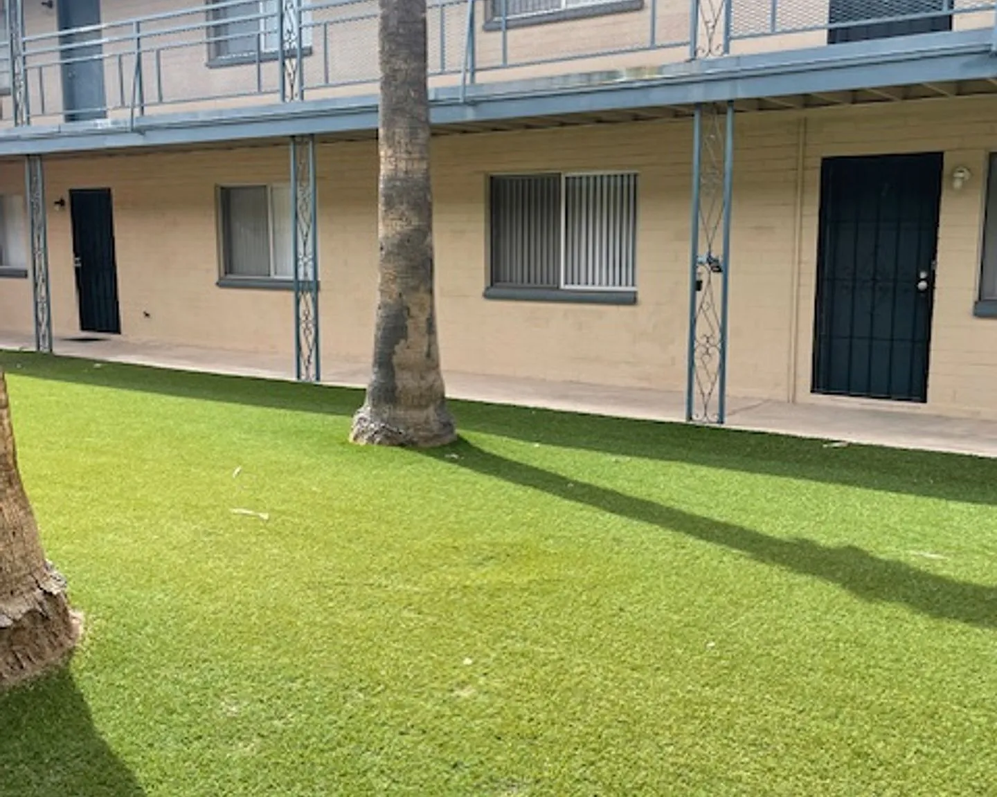 Beautiful one and two bedroom units available now! — Photo 2