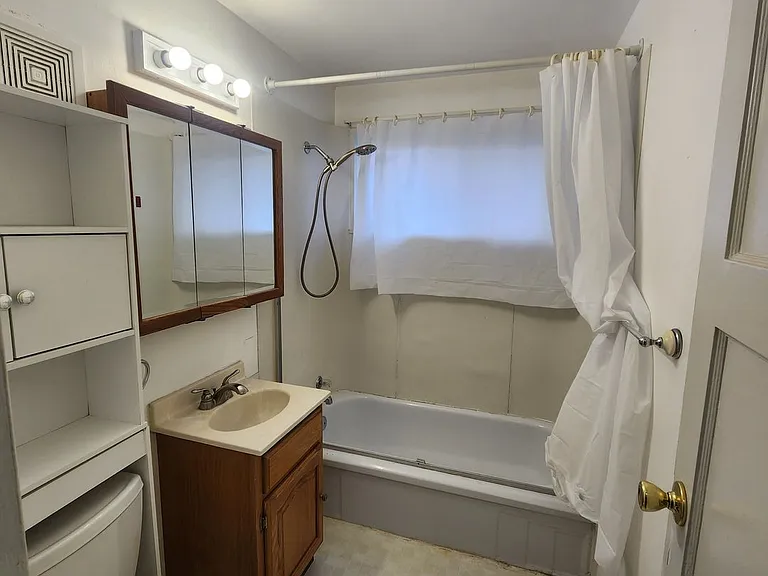 1426 Kearney Ave — Photo 9