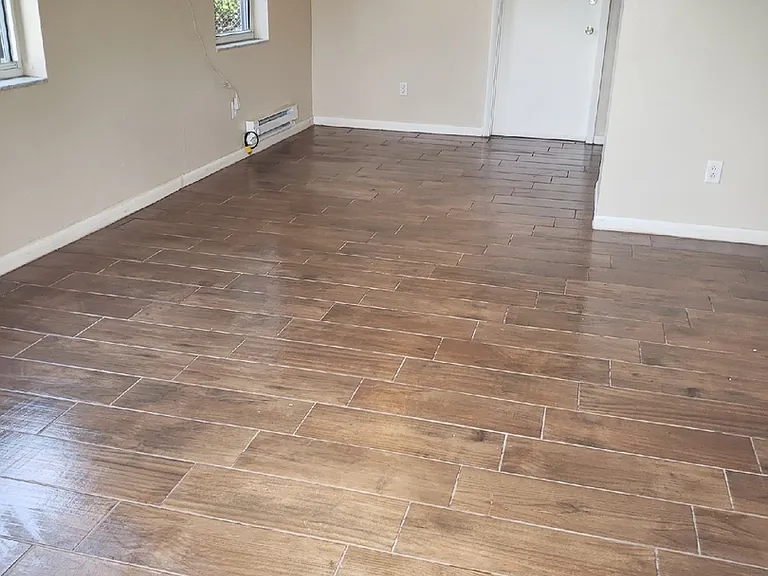 1162 Hampshire Ave — Photo 3