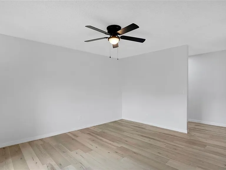 4100 Pershing Pointe Pl #3 — Photo 8