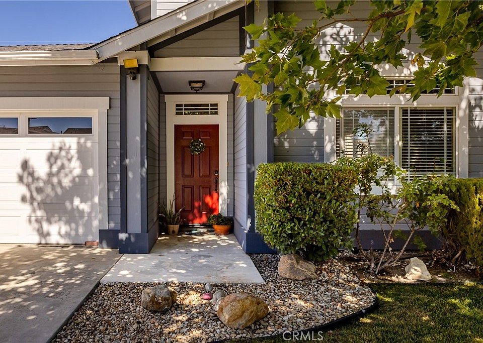 1st image of 908 Calle Cynthia