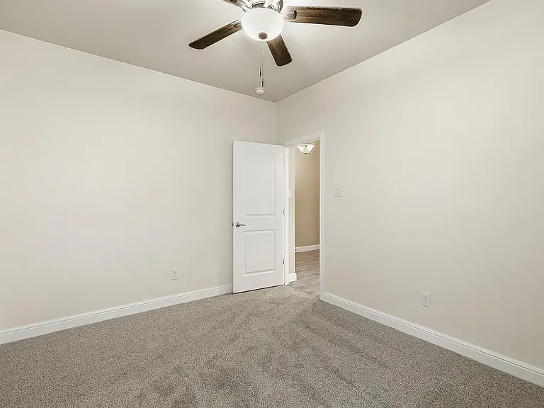 704 Wilmott Ter — Photo 4