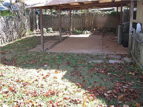 3rd image of 1305 Village Green Dr