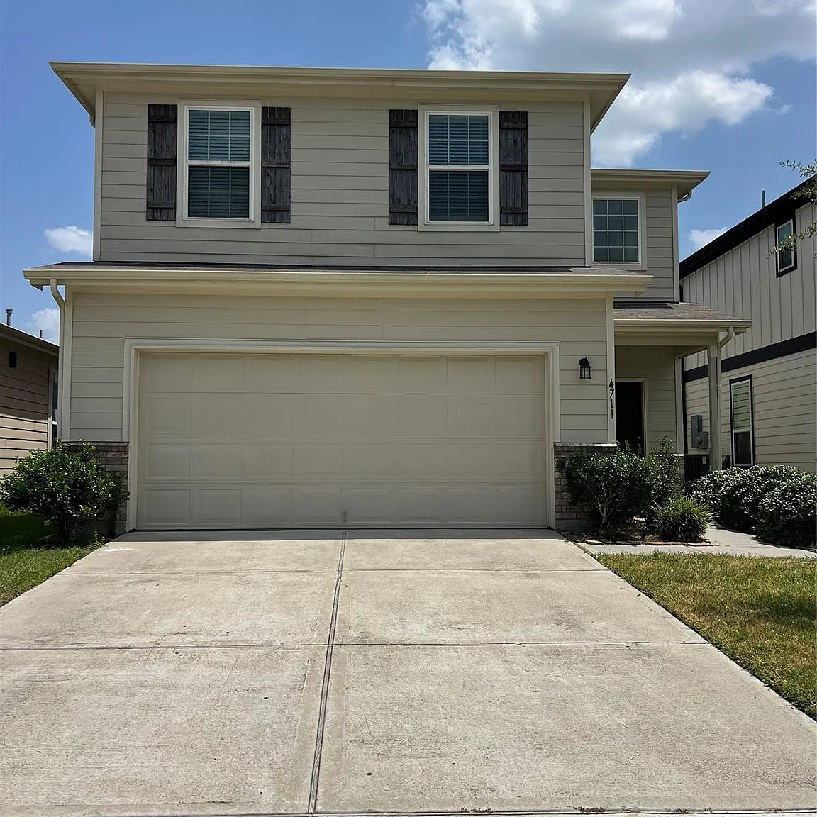 4 bed, 2.5 bath, 1929 sqft, $2,500 — Photo 1