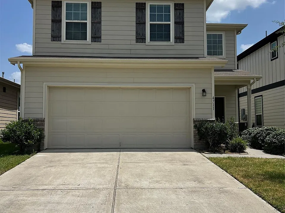 4711 Prairie Chase Dr