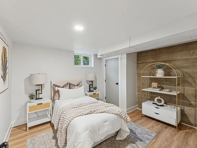 1021 E Millbert Ave — Photo 15