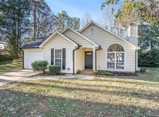 6103 Sunbridge Ct, Charlotte, NC 28269