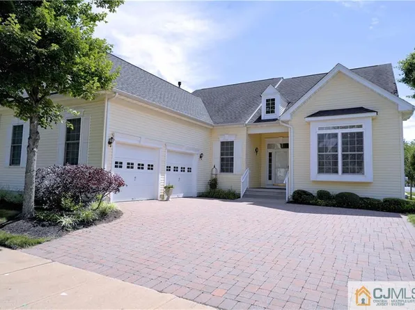11 Atlantic St, Plainsboro, NJ 08536