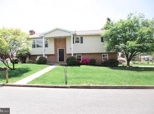 6038 William Dr, Mechanicsburg, PA 17050