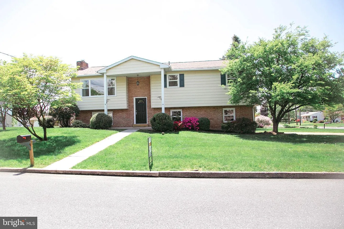 6038 William Dr photo 1
