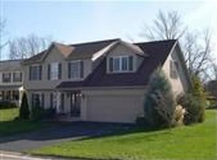 20 Springhouse Cir, Etters, PA 17319