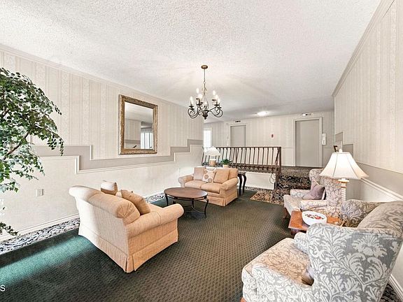4th image of 420 S Madison Ave APT 204