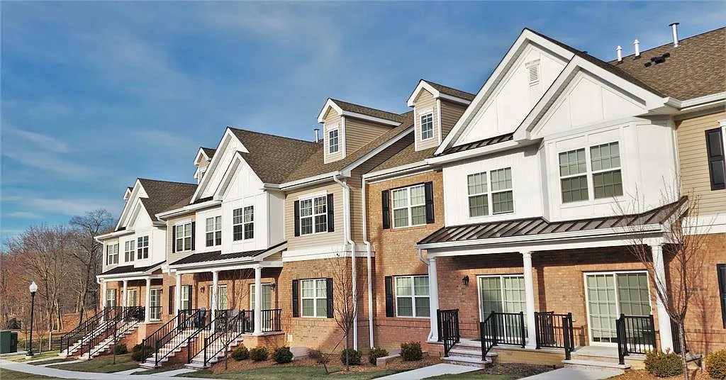 2 bed, 1520 sqft, $3,195 — Photo 1
