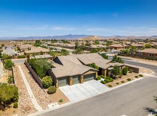 8882 Crescent Lake St, Las Vegas, NV 89113