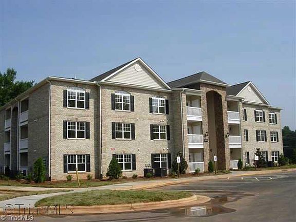2nd image of 4535 Wendover #106