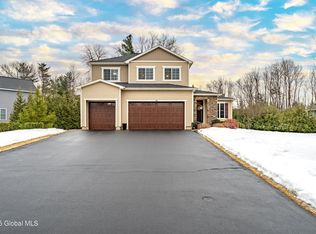 54 Linden Park Dr, Clifton Park, NY 12065