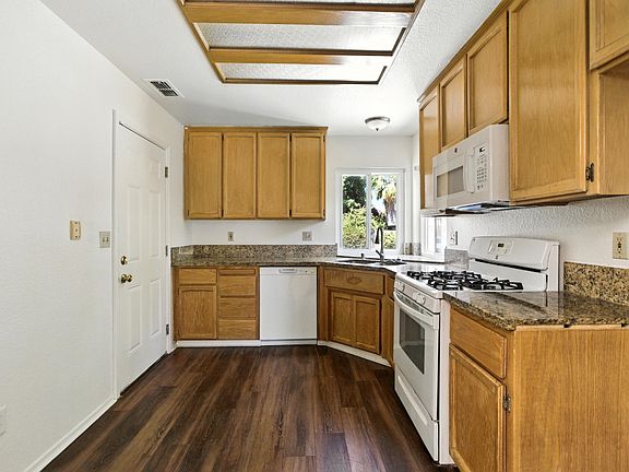 5th image of 8632 Sycamore Glen Way