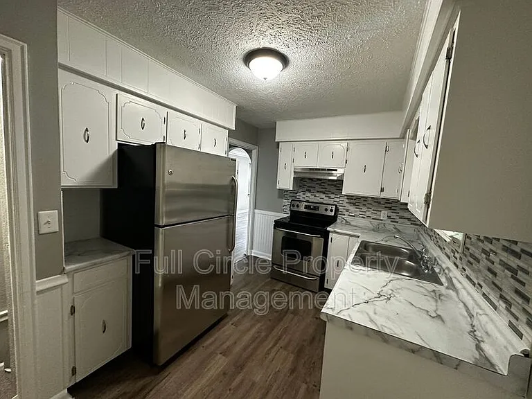 6455 Pacific St — Photo 11