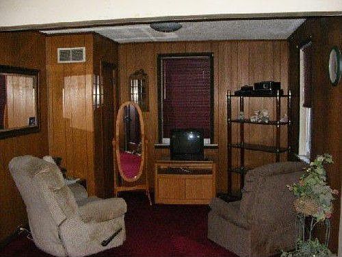 3rd image of 607 Marlyn Ave