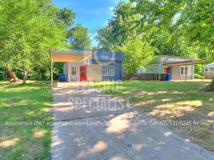 1025 Parsons St — Photo 2