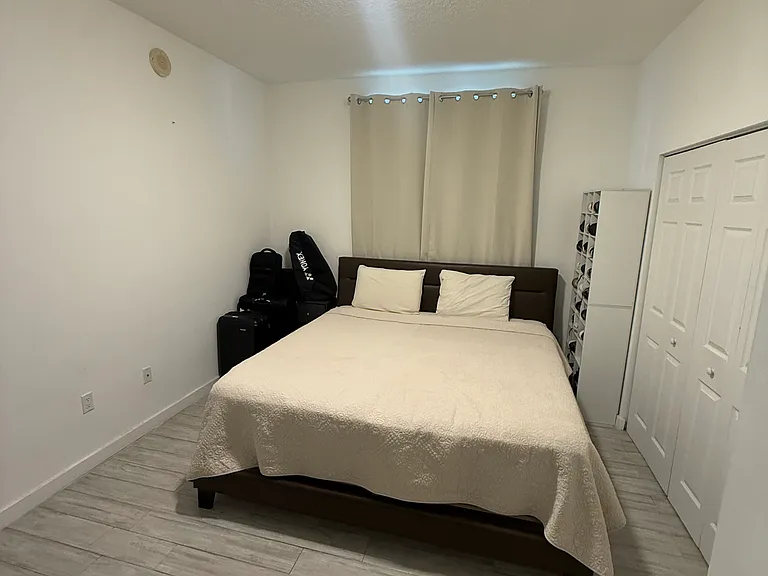 275 NE 18th St #402 — Photo 10