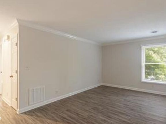 4th image of 113 Arcadia Ln APT C