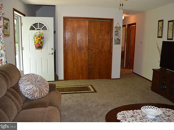 5th image of 18 Hawthorne St