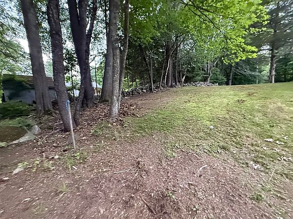 5th image of 588 Wallis Rd