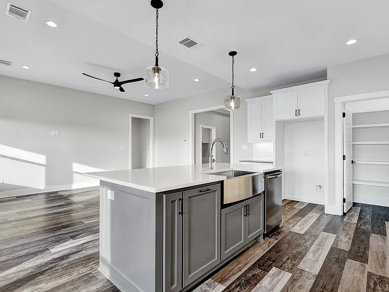 1808 Aleia Cv — Photo 29