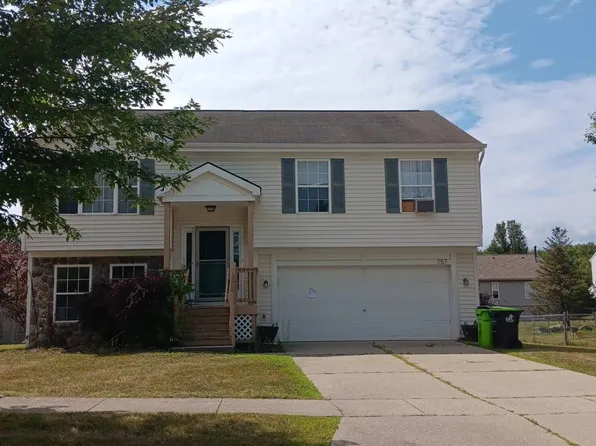 757 Ridgecrest Dr, Fenton, MI 48430
