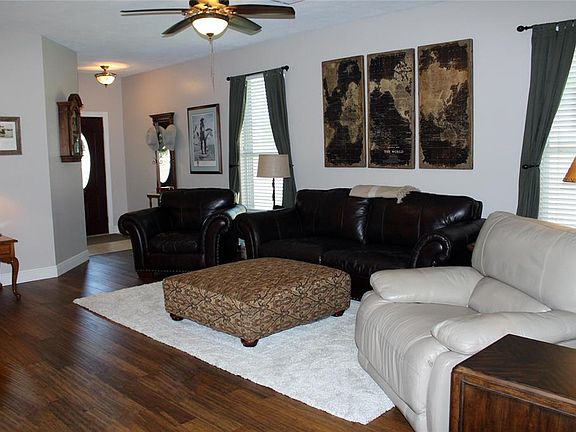 3rd image of 21922 Holly Branch Dr