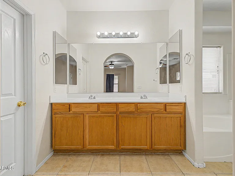 13271 W Clarendon Ave — Photo 22