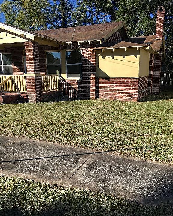 1st image of 247 E 15th St